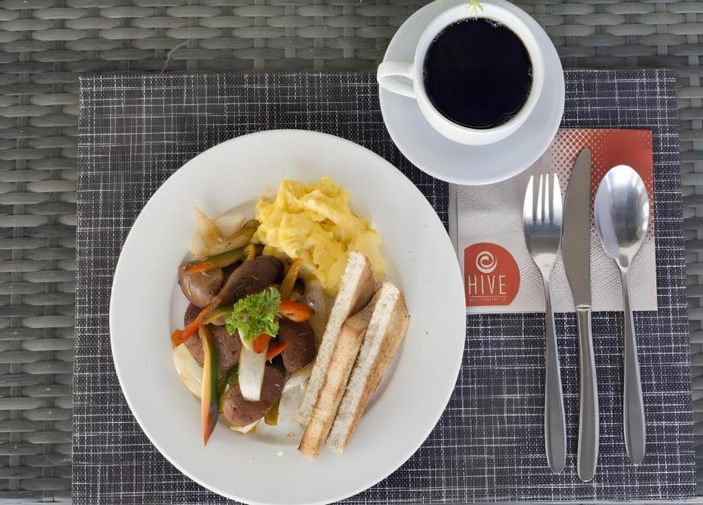 Hive Hotel Quezon City Kültér fotó